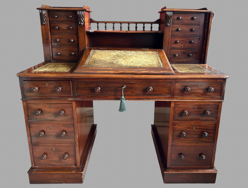 A Good Quality 19th Century Dickens Oak Desk